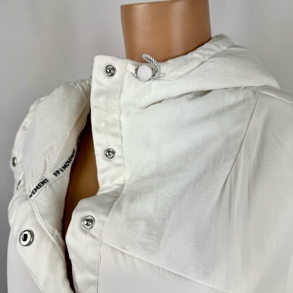 Free People Movement NEW Women’s Sz XS Soft White 1/4 Snap Hooded Puffer Jacket - Picture 10 of 15